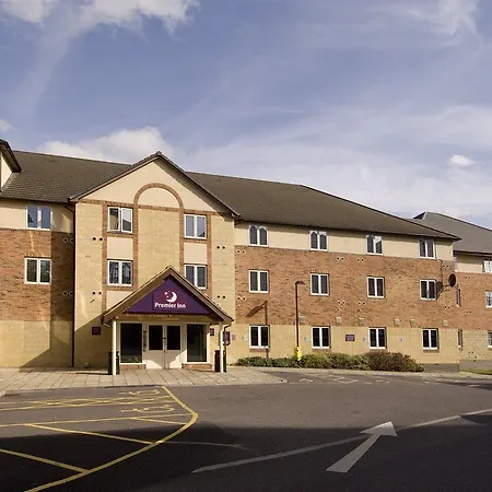 Premier Inn Slough-2