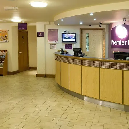 Premier Inn Slough-3