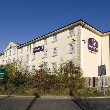 Premier Inn Bridgend Central-2