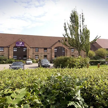 Premier Inn Bridgend-3