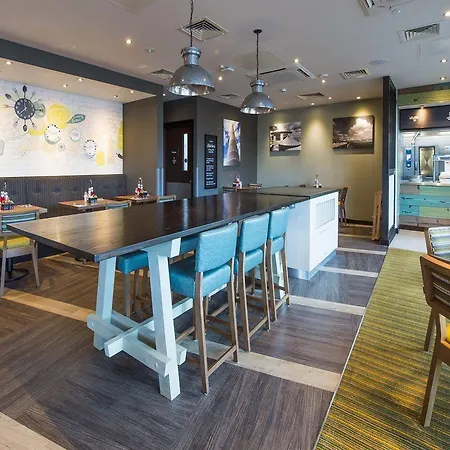 Premier Inn Bude-3