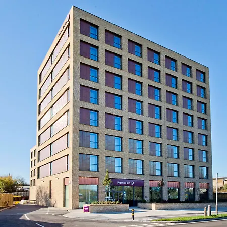 Premier Inn London Tolworth-2