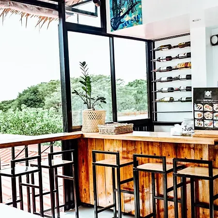Island Brasserie Hostel-2