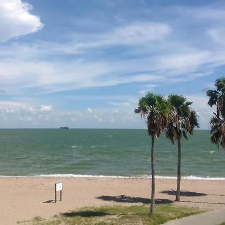 Spectacular Beach View!-2