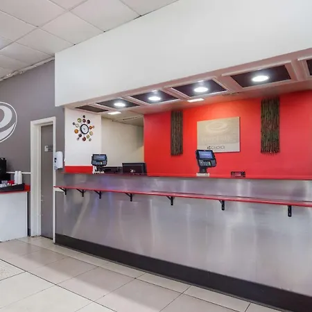 Econo Lodge Evansville-2