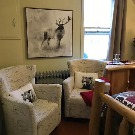 Holiday Lodge Bed And Breakfast-3
