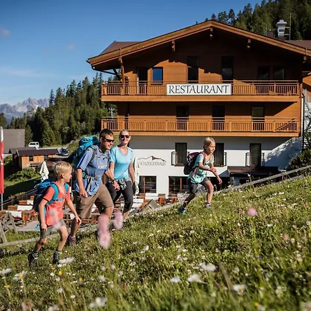 Berggasthof Hochzeigerhaus-3