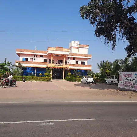 Hotel Nisarg Lodging And Restaurant-2