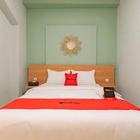 Reddoorz Plus @ Bagusrangin Street-3
