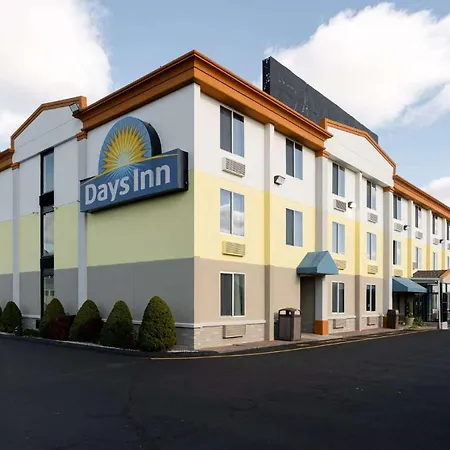 Days Inn By Wyndham Hartford/Closest Downtown-3