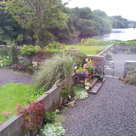Riverside House-3