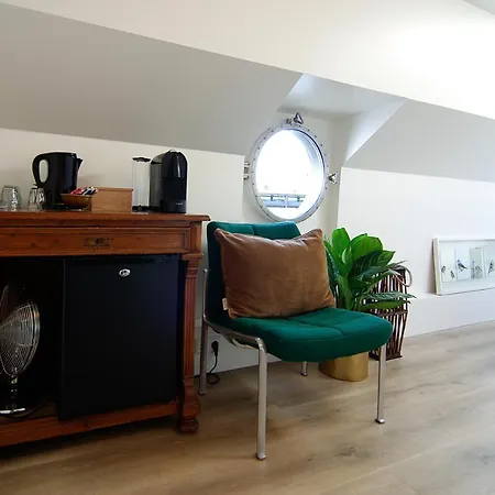 Eco Houseboat-3