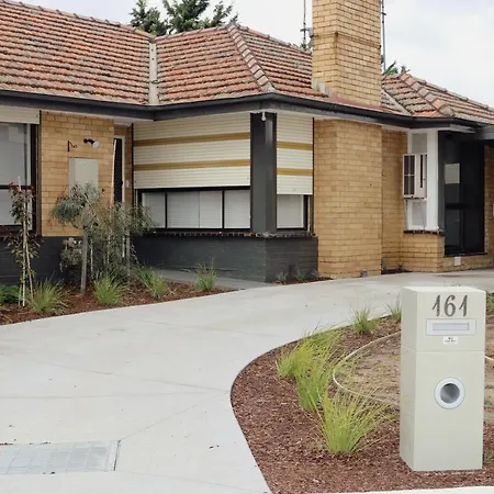Sunny House - Melbourne Airport Home-2