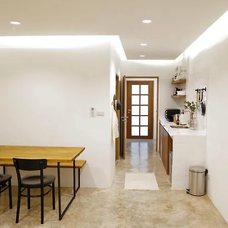 Marlowe-Tony'S Home-2