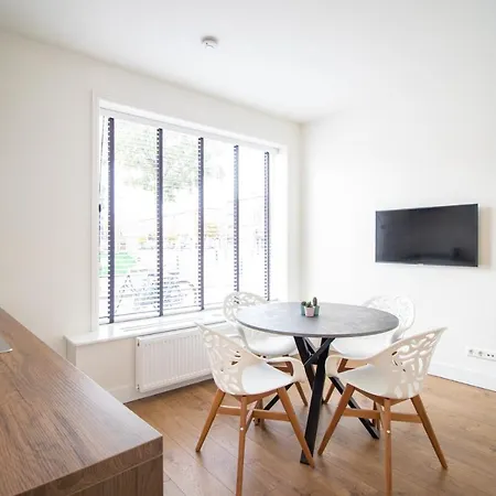 Escamp Apartments-3