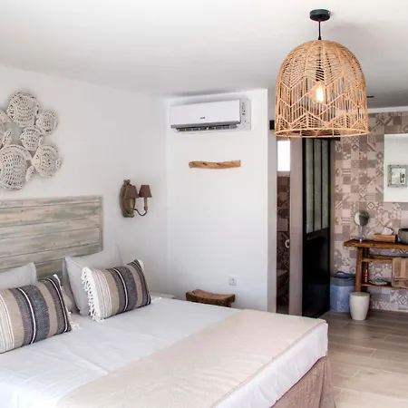 Finca Pura, Clothing Optional Guestrooms-2
