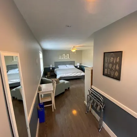 Guest Suites On Benvenuto-3