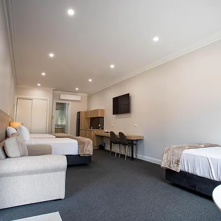 Red Waratah Accommodation-3