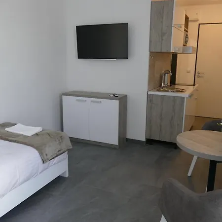 Hp Apartments-3