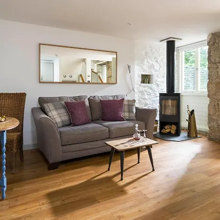 Red River Stables - Peaceful, Beautiful Grounds, Swimming Pool, Central Location For West Cornwall-2