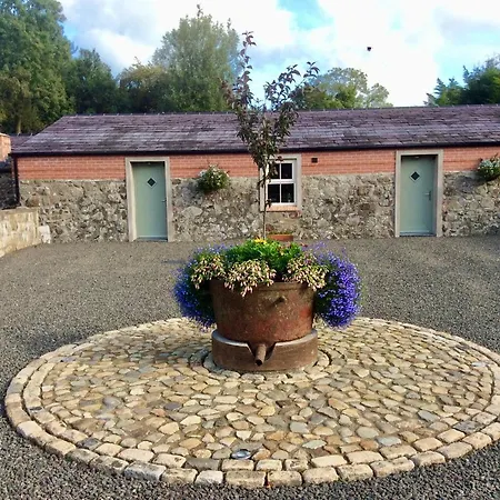 Millbrae Lodges-3