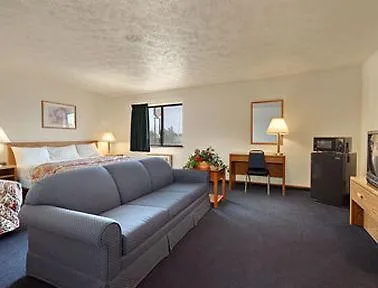 Super 8 By Wyndham Park City/North Wichita Area-2