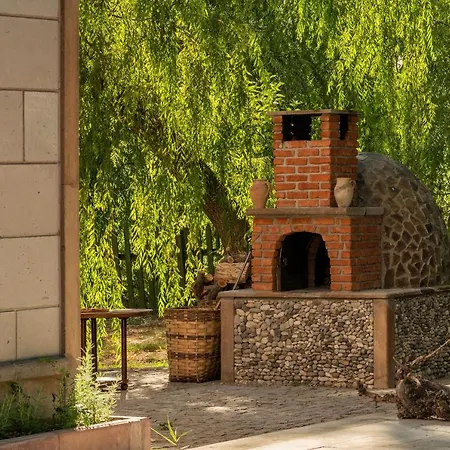 Sunolus Vineyardhouse-2