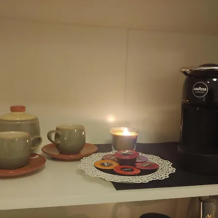 Tiny Room-2