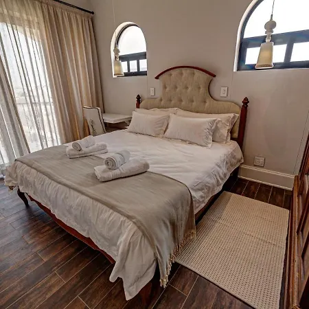 Lagoon Suites Guesthouse Cc-2
