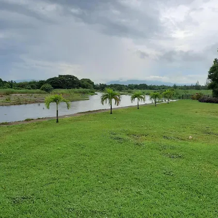 Monty'S Riverside View Resort-2