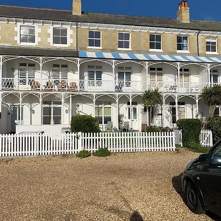 Ventnor Bay House-3