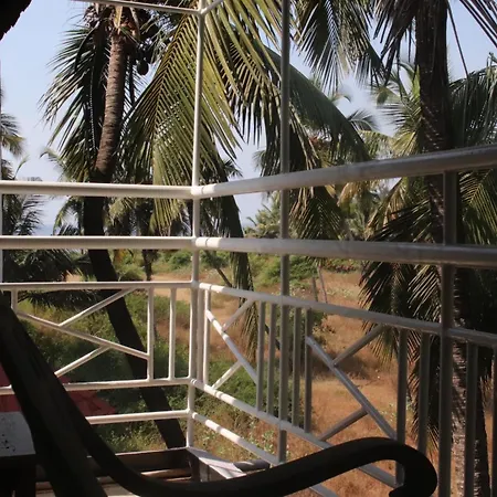 Peravel Beach Holiday Home-2