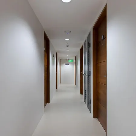 Ihotel Uptown Bgc-3