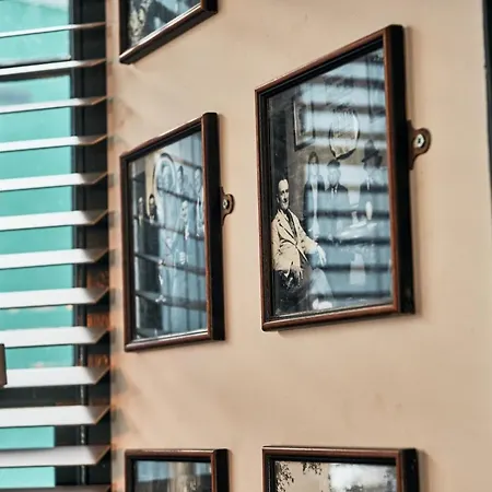 The Brown'S Hotel-2