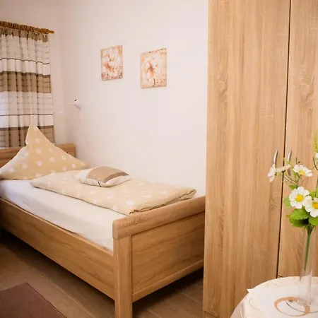 Pension Haus Andreas-2