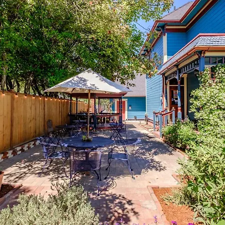 Mamere'S Guest House-3