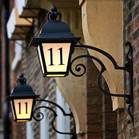 Houndgate Townhouse-3