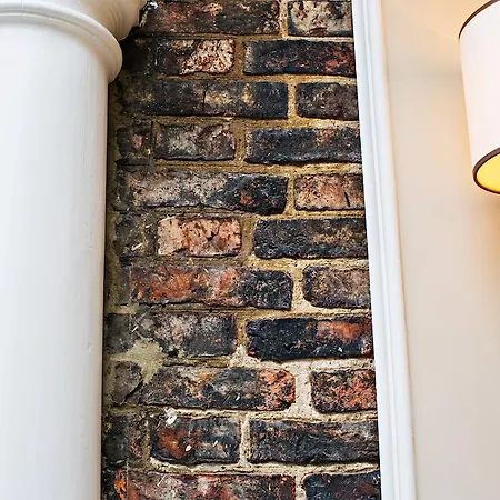 Houndgate Townhouse-2