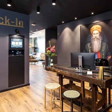 Black F House - Serviced Apartments-2