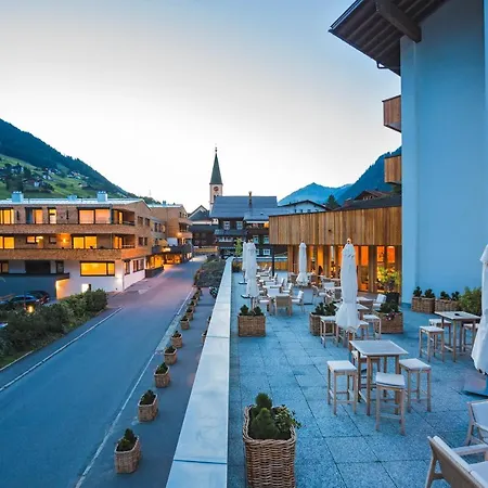 Sporthotel Chalet-2