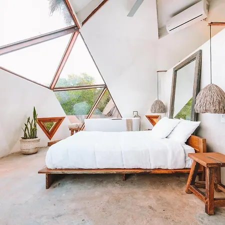 Mamasan Treehouses & Cabins-3