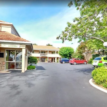 Tuscana Motor Lodge-2