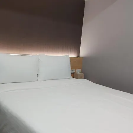 Cy Hotel-2