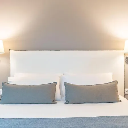 Chroma Fashion Rooms & Apartments-3