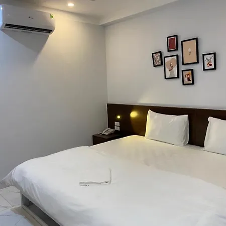Holiday Hotel-3