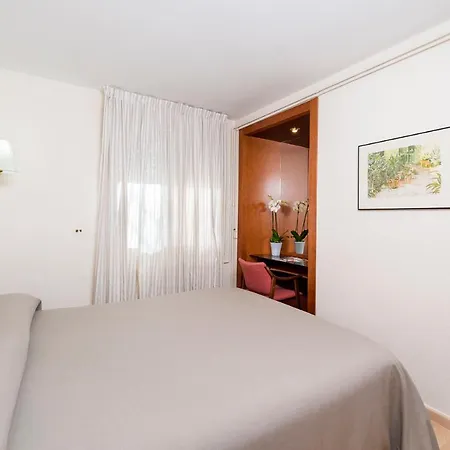 Apartamentos Guitart-3