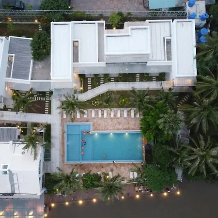 The B Resort-3