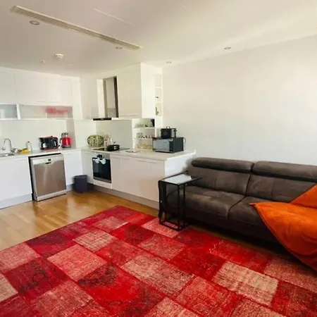 Lux 2 Room Suite Apartment With Seaview In Center-3