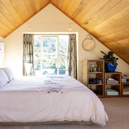 Riverside Retreat-3