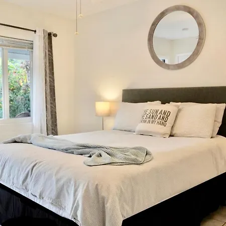 4145 By The Sea Inn & Suites-3